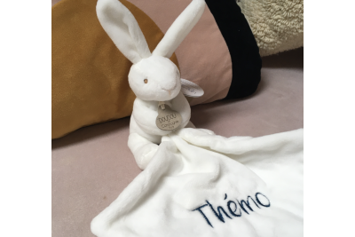 Doudou ourson personnalisé broderie pensées